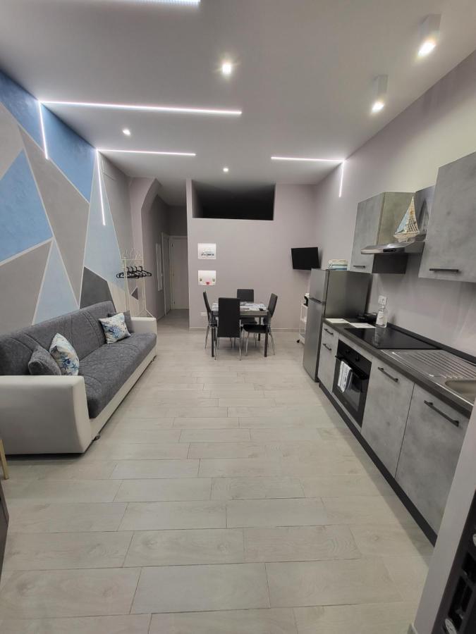 Casa Vacanze Manthy Posizione Centrale Bari Exterior photo