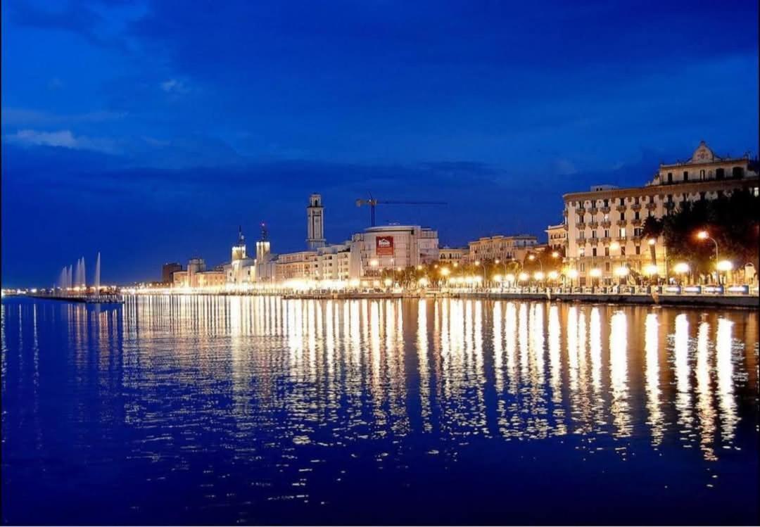 Casa Vacanze Manthy Posizione Centrale Bari Exterior photo